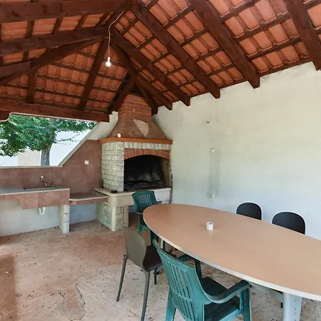2361 Apartament *